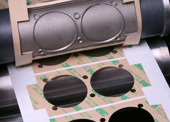 Cina Nastro su ordinazione del taglio di bacio, nastro adesivo che converte con la tecnologia tagliante precisa fornitore