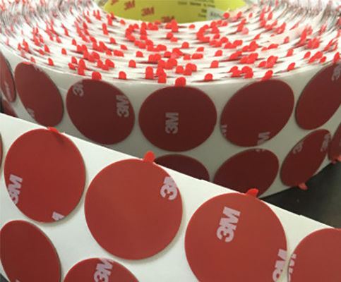 Cina Punti rotondi taglianti di nastro adesivo su ordinazione di forma di nastro adesivo con le linguette fornitore